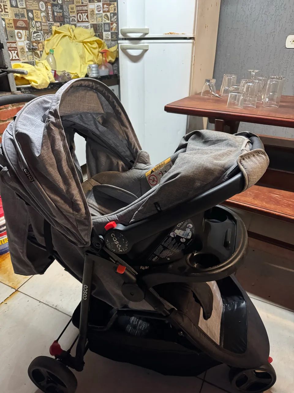 Carrinho de bebê com bebê conforto Cosco - Foto 5