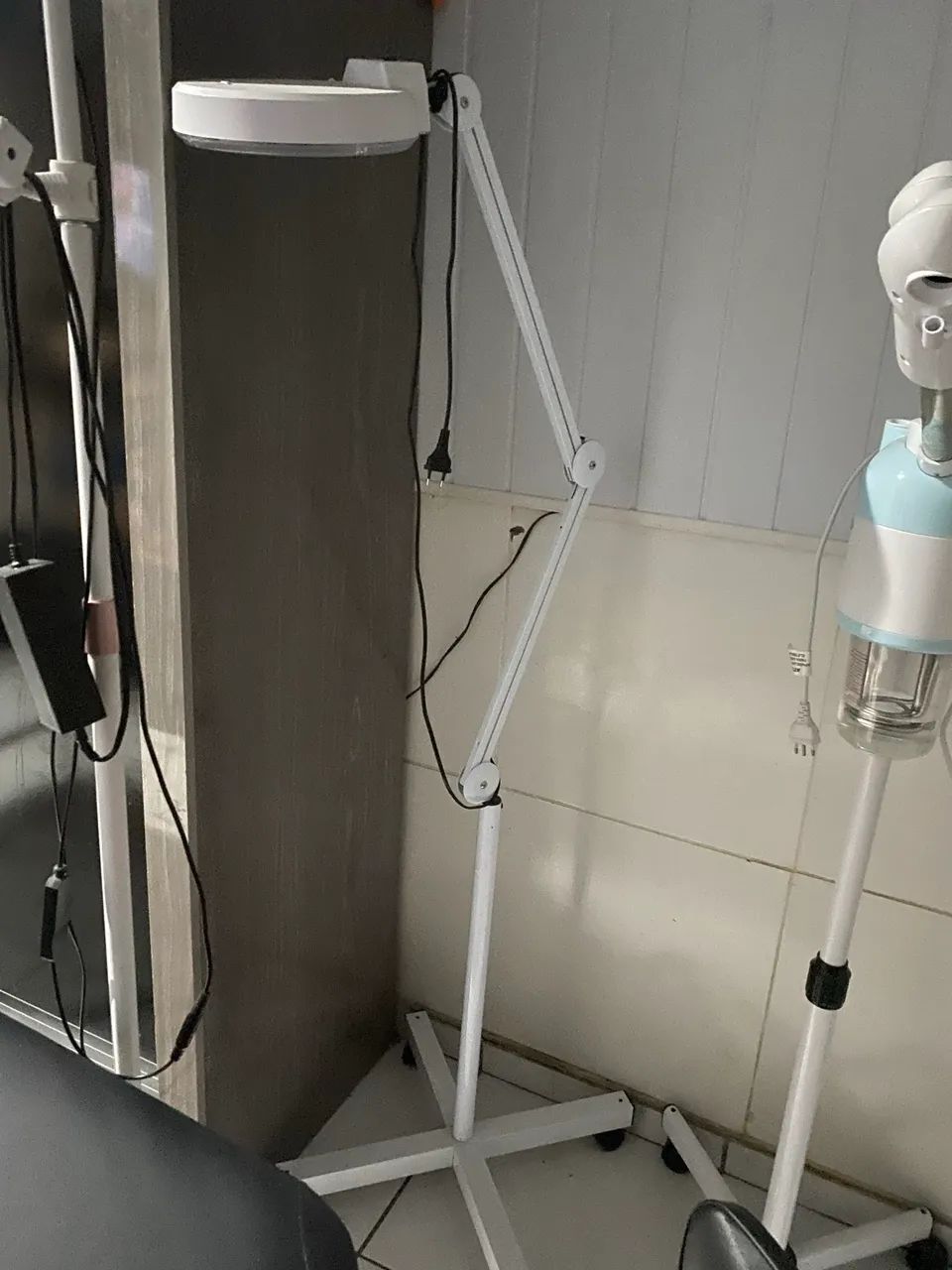 Massoterapia , estética e depilação 