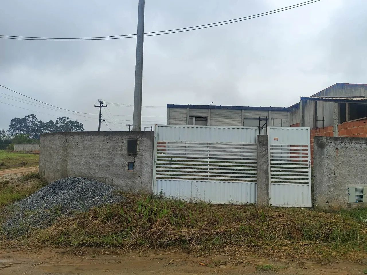 Vendo ou troco casa inacabada  - Foto 2