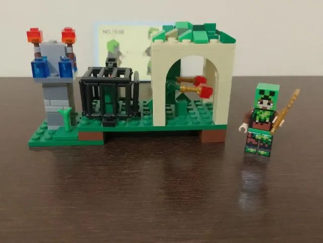 Minecraft NO.763D - Personagem e Monstro
