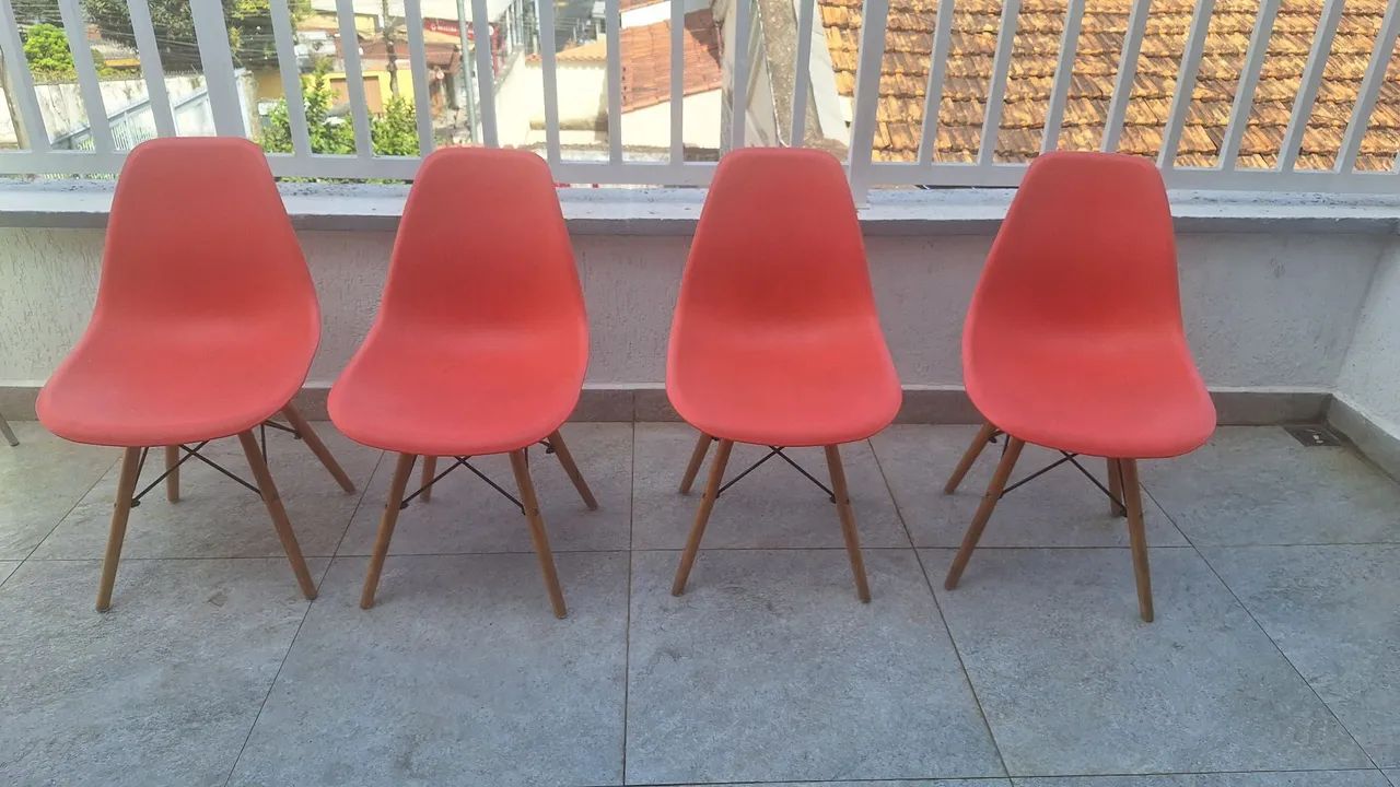 4 Cadeiras Eames usadas cor salmão. - Foto 3