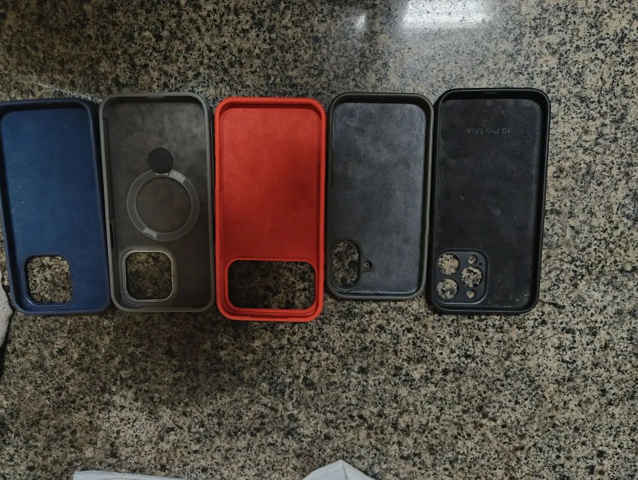 Kit com 5 Capinhas para iPhone - Diversos Modelos e Cores | Usadas - Foto 2