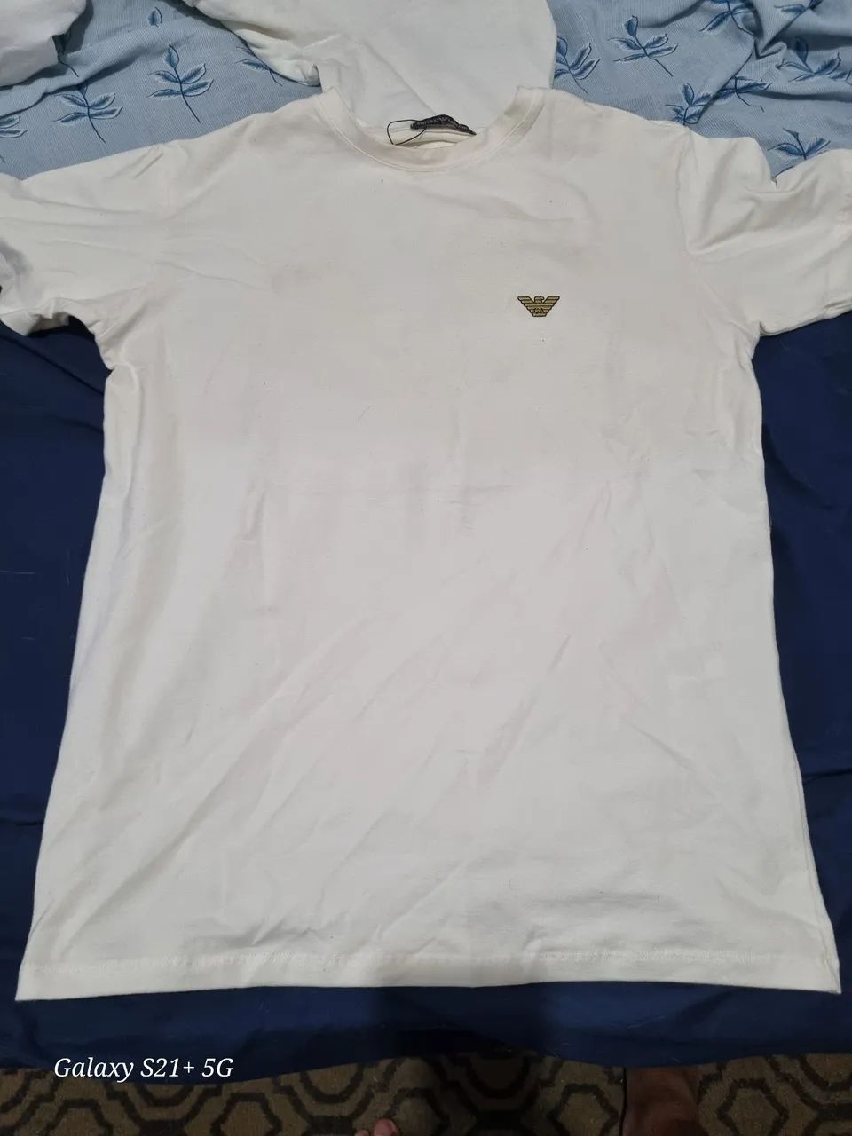 Duas camisas + 2 blusas - Foto 2
