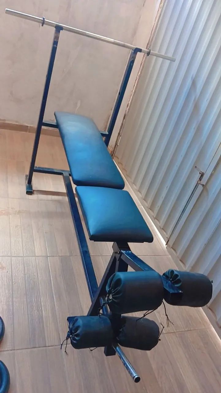 Supino reto com barra e anilhas de ferro  - Foto 3