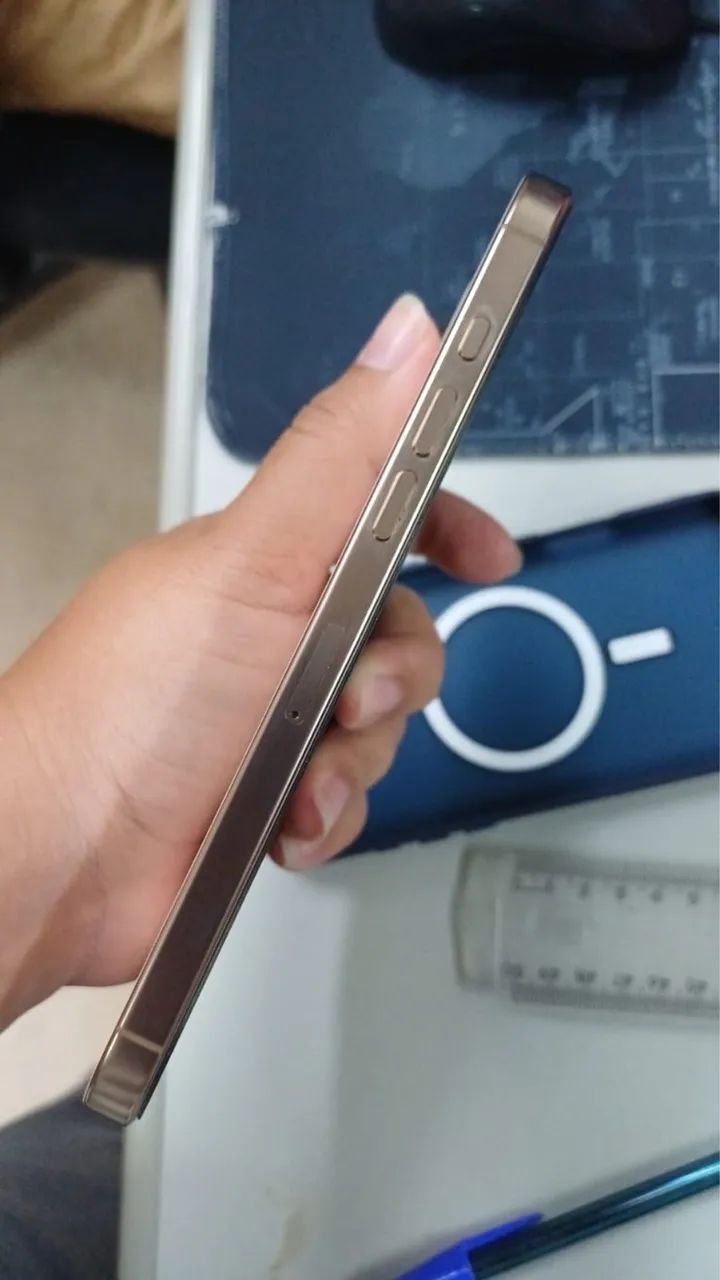 iPhone 16 pro max - Foto 3