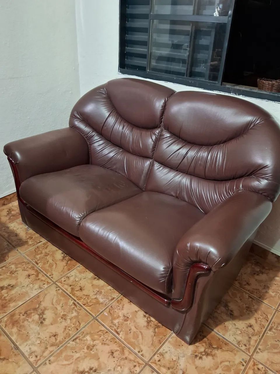 sofá de couro legítimo de 2 lugares - Foto 3