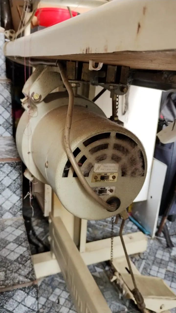 MAQUINA DE COSTURA - Foto 2