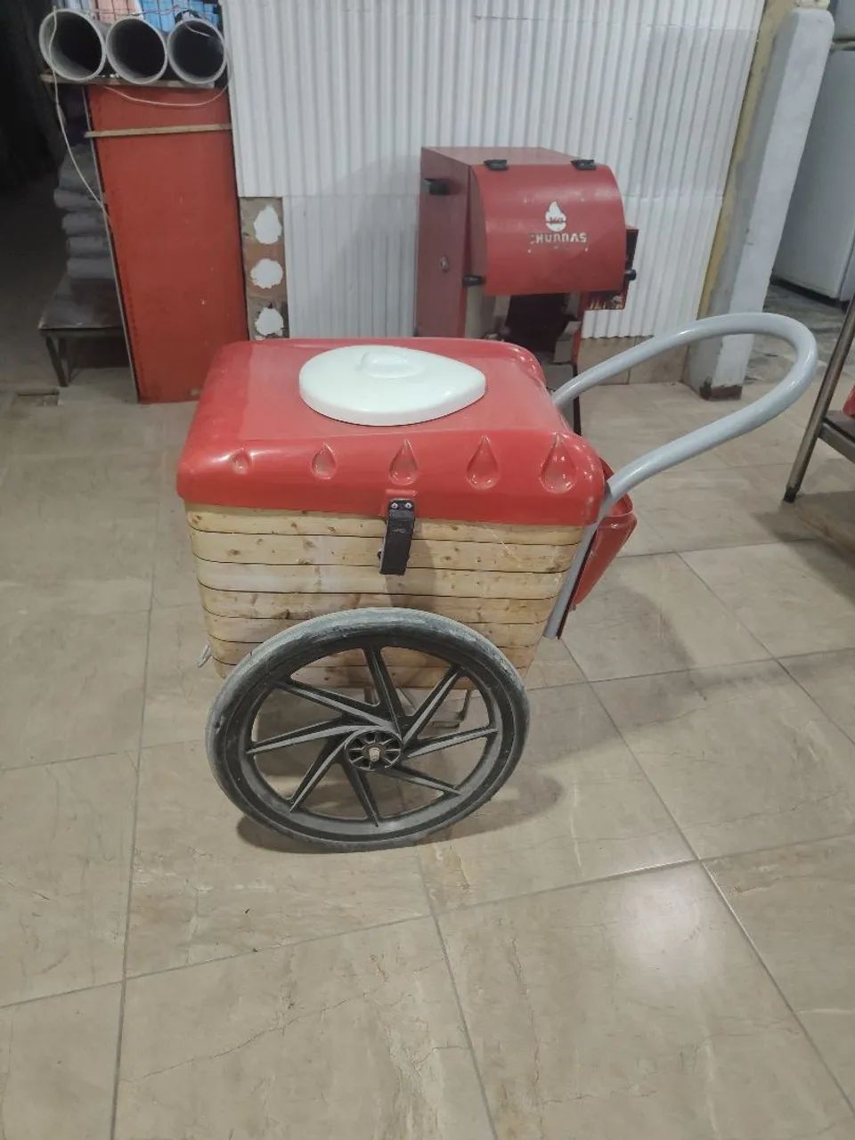 Carrinho de picolé e sorvete 