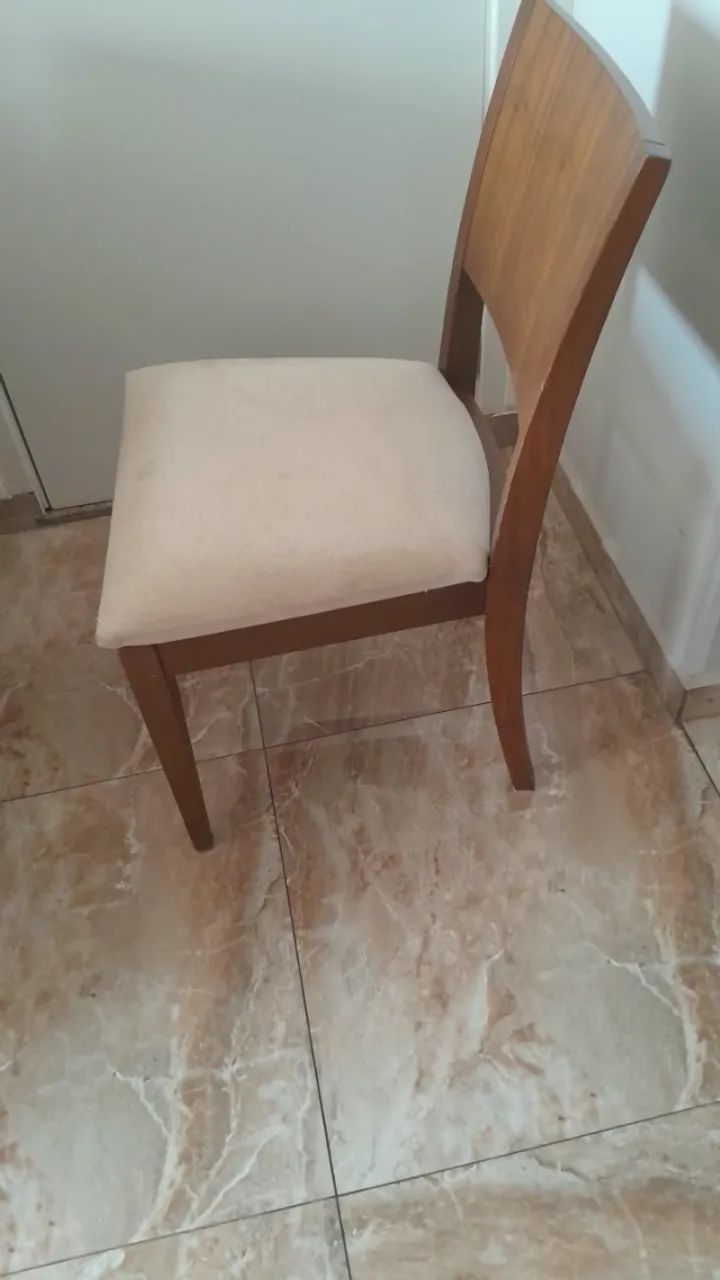MESA COM 5 CADEIRAS MADEIRA MACIÇA - Foto 4