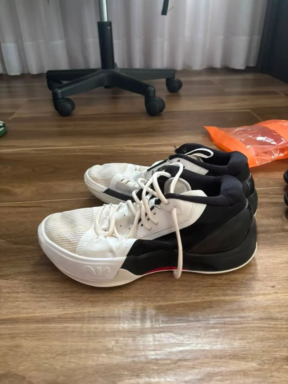 Tenis Air Jordan. NUM 42