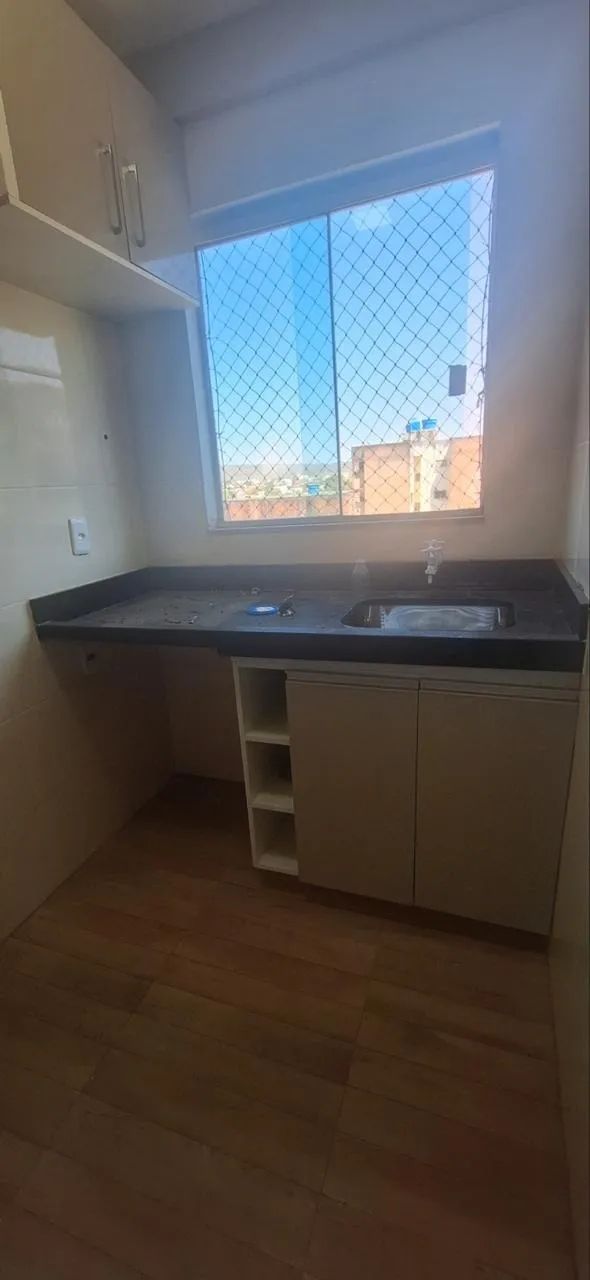 Apartamento 2 quartos reformado com Garagem. Sobradinho - Foto 2