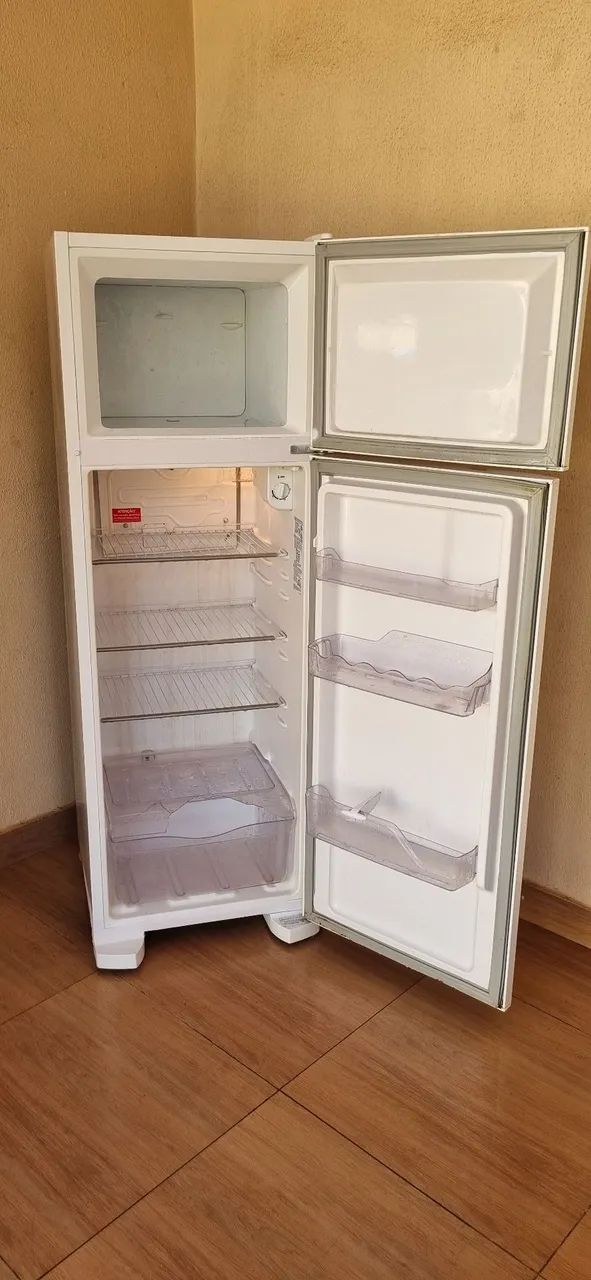 Vendo Geladeira Eletrolux  - Foto 4