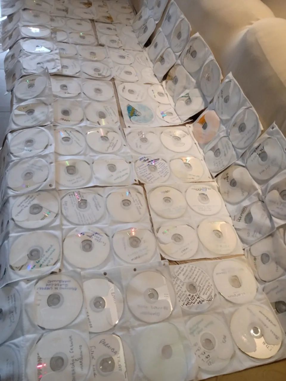 Cds diversos: São 217 cds 60 reais tudo 