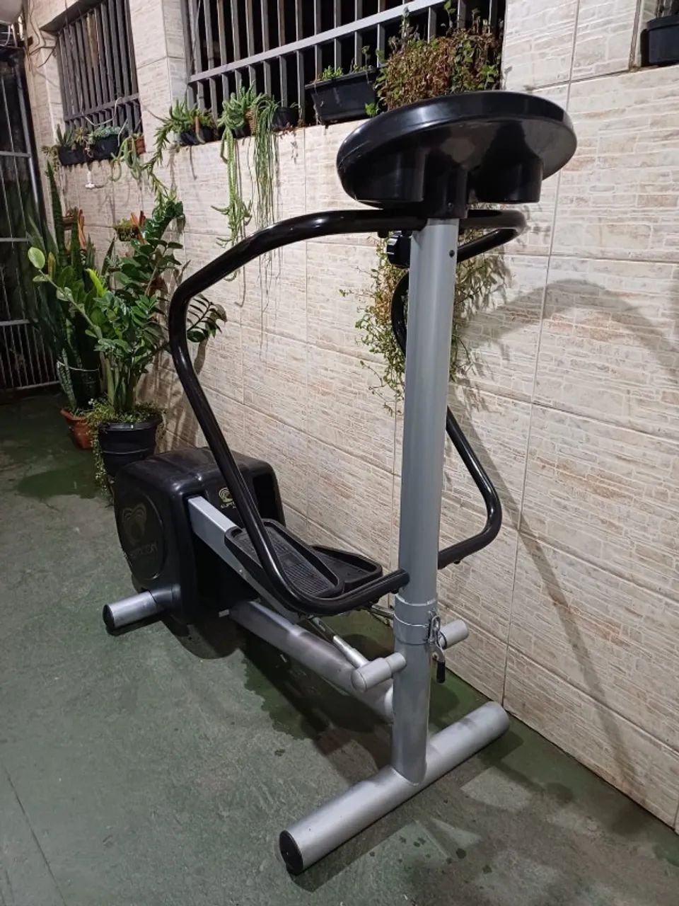 Eliptico profissional Moviment65163249211905124