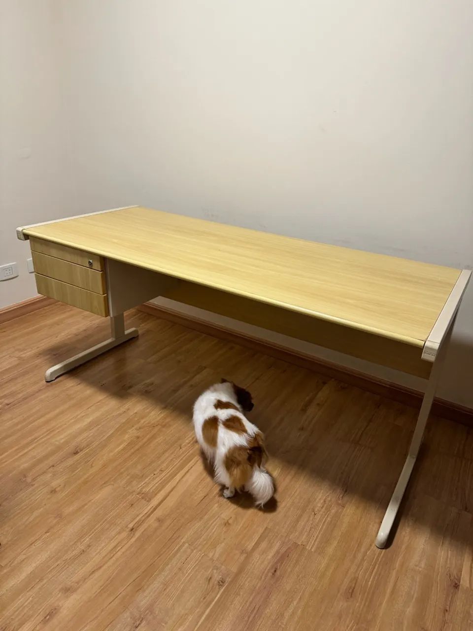 Mesa de escritório com gavetas - Foto 3