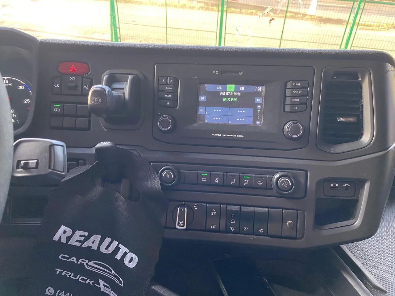Scania R450 6x2 automática  - Foto 4