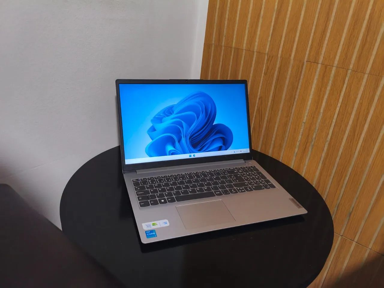 IdeaPad 1 15IAU7 - Foto 3
