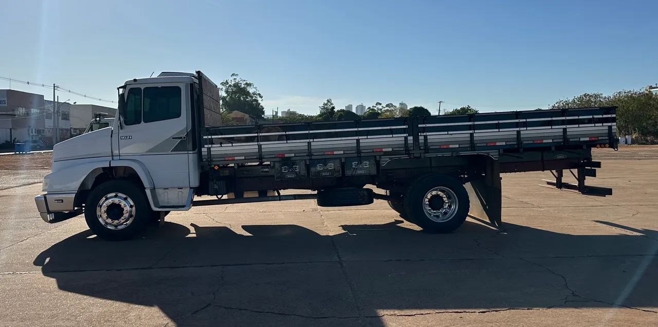MB 1621