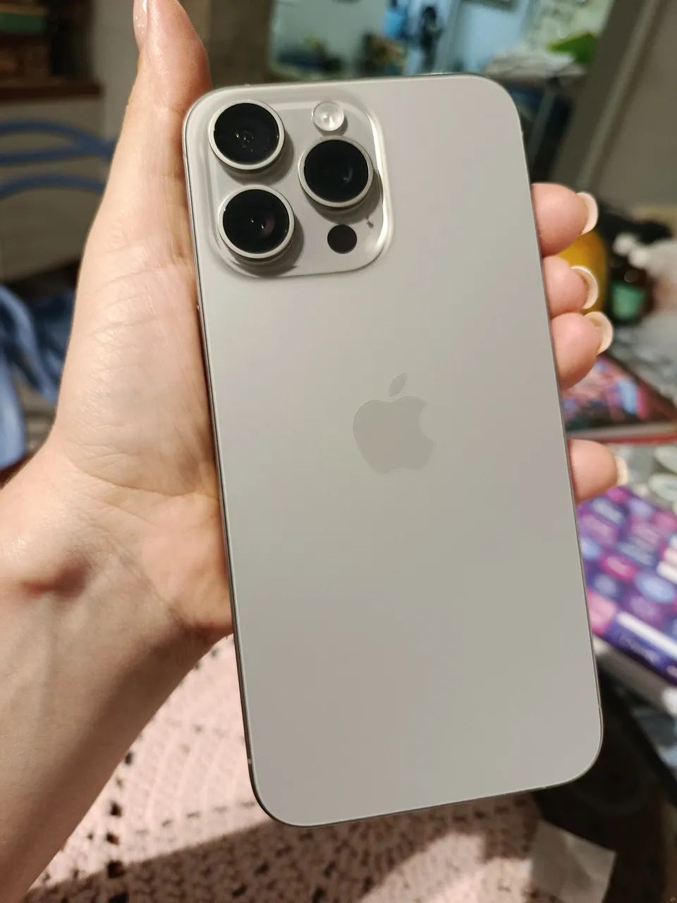 iPhone 15 pro Max Cor natural titanium - Foto 3