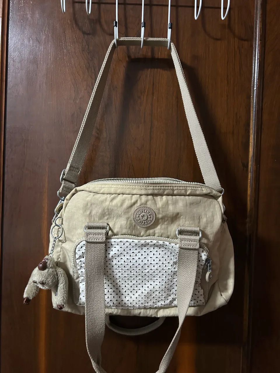 Bolsa Kipling Bege com alça  - Foto 2