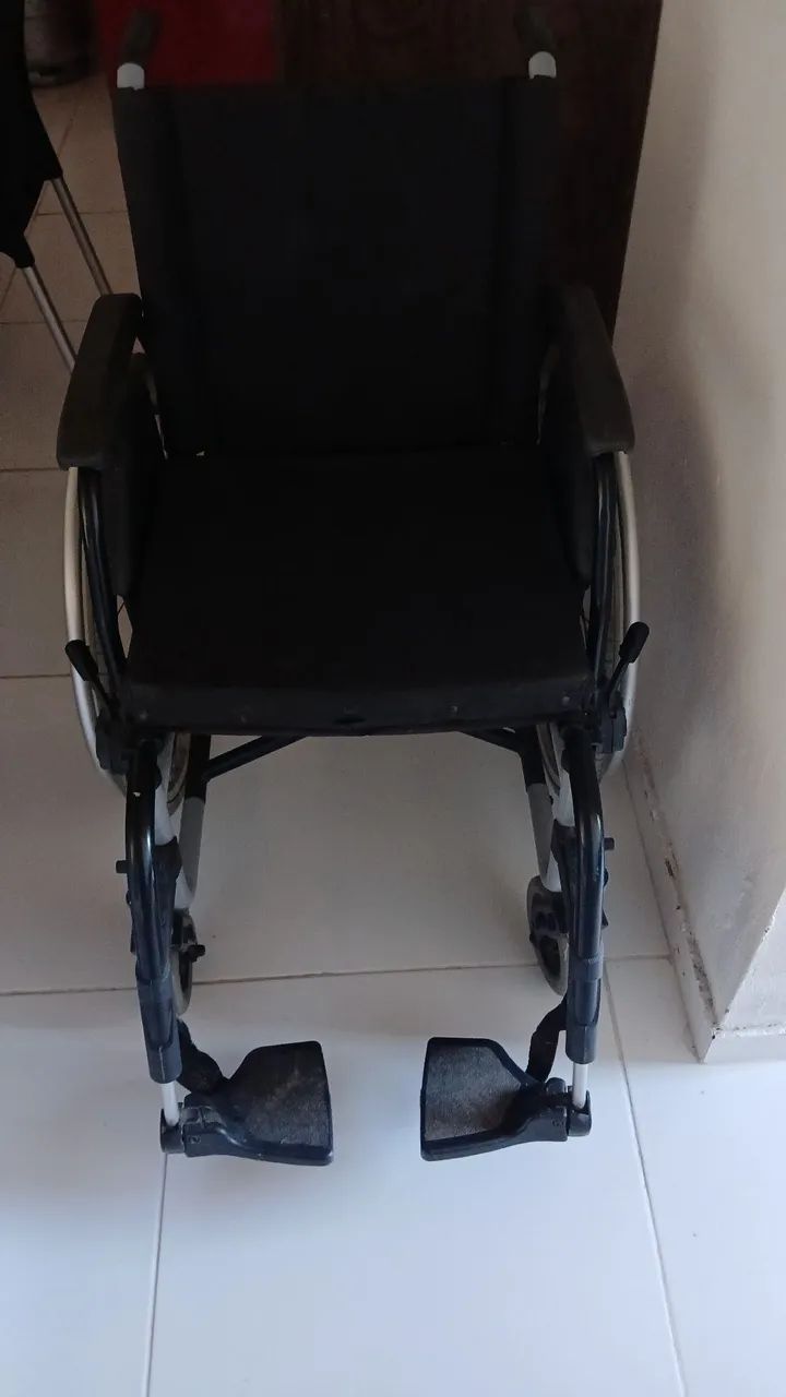 Cadeira de rodas - Foto 3