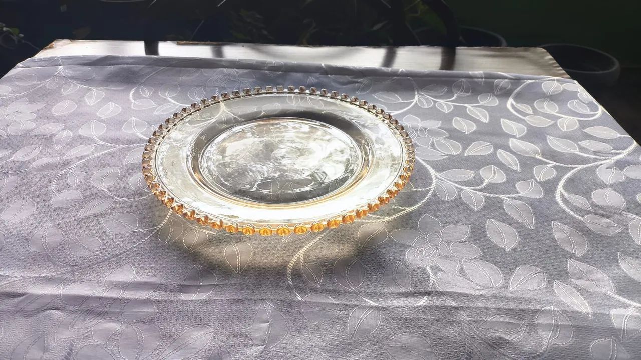 Prato âmbar radical com borda de coração. 28cm - Foto 2