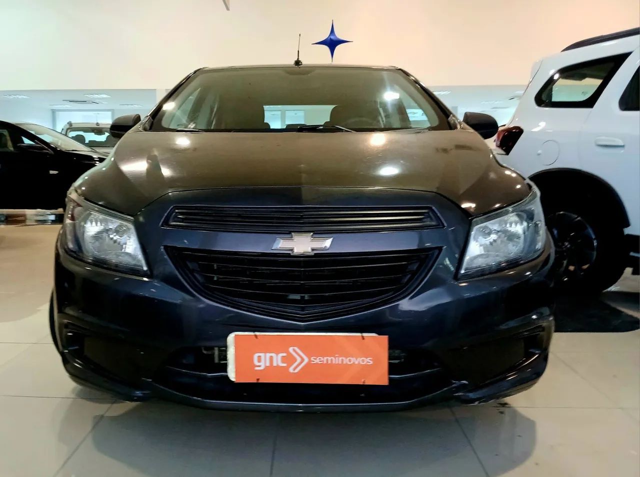 Chevrolet Onix JOY Hatch 1.0 8V Flex Mec. 4P 2019 - Foto 3