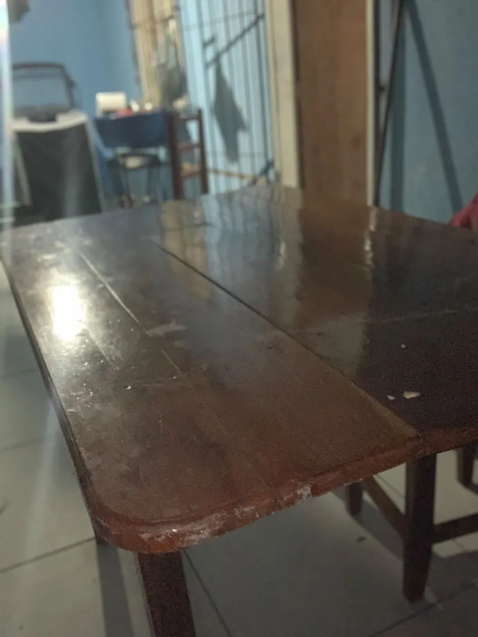 Mesa de madeira maciça de Jaca com 6 cadeiras - Foto 4