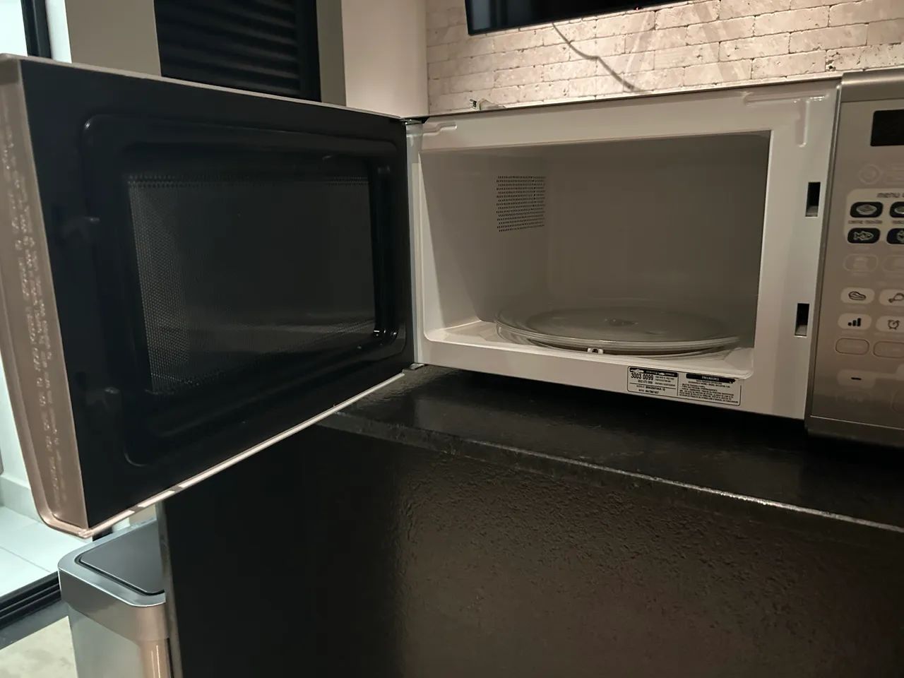 Microondas Brastemp 30L - Foto 5