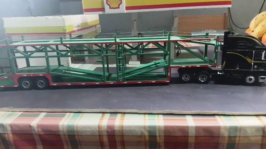 Miniatura caminhao International   1/43