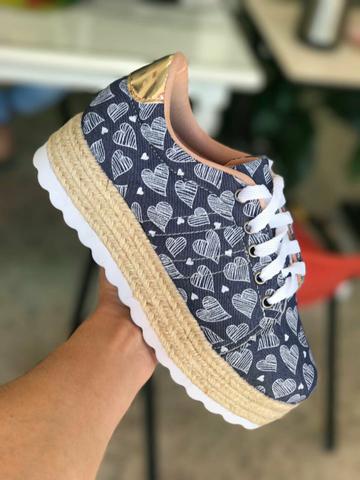 Tênis jeans coraçãozinho