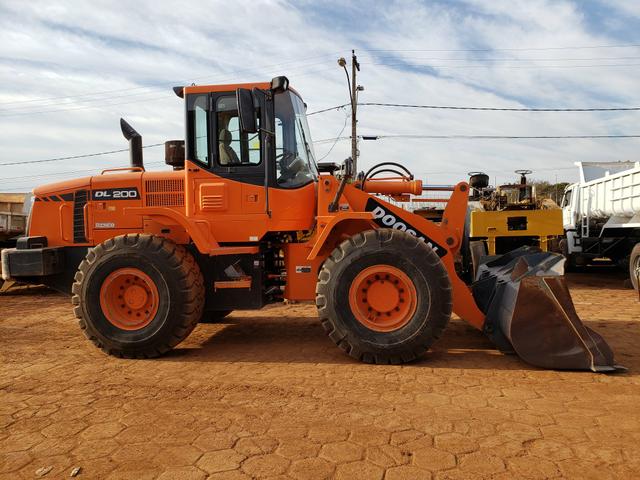 Pá Carregadeira Doosan DL200 ano 2012