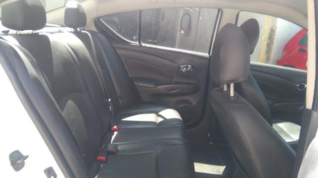 Nissan Versa SL 1.6 Manual 2014 - Foto 3