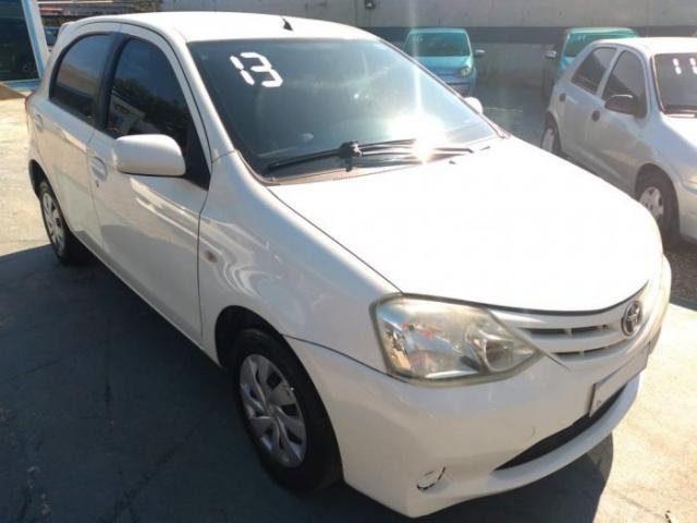 Toyota etios hatch 2013 1.3 xs 16v flex 4p manual - Foto 2