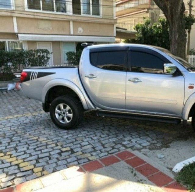 L200 TRITON