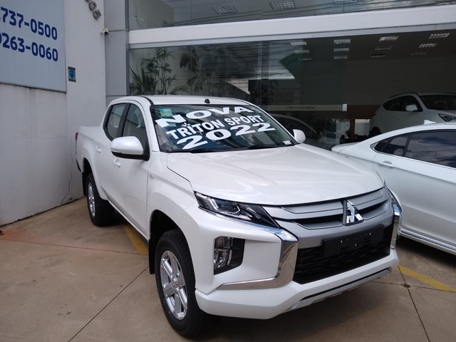 VENDO L200 TRITON SPORT GLS AUT. 2022 ZERO KM