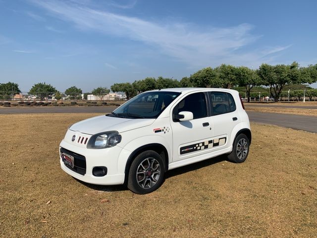 FIAT UNO SPORTING 1.4 EVO FIRE FLEX 8V 4P