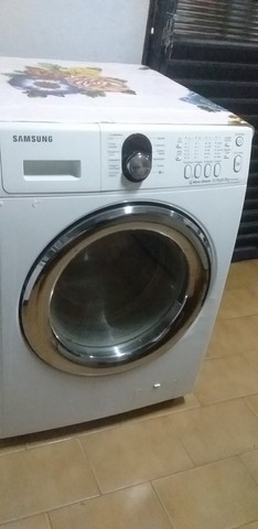 Vende se máquina de lavar Samsung Lava e seca 10 kilos e meio funcionando certinho tudo ok