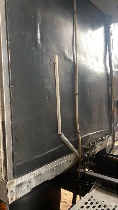 Baú frio truck (frigorífico) gancheiro (leia o anúncio) - Foto 5