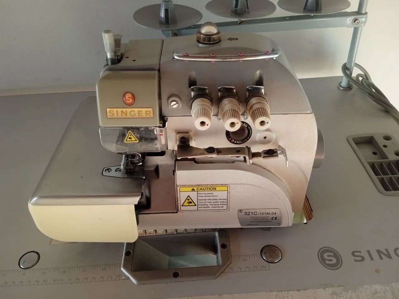 Máquina de overloque Singer  - Foto 5
