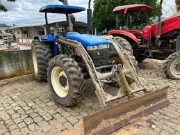 Trator New Holland TT 4030 4X4 com lâmina motor pneu 2011 zero