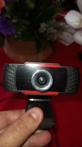 Webcam para Pc de 1080 mpxls, leve, conservada.