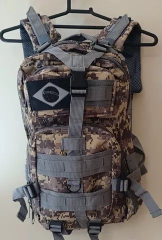 Mochila Tática Militar Assault 30l Profissional Camuflada Digital Cinza (cartão +5%)