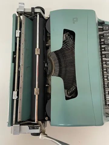 Máquina de escrever Olivetti Lettera 32 com capa - Foto 5