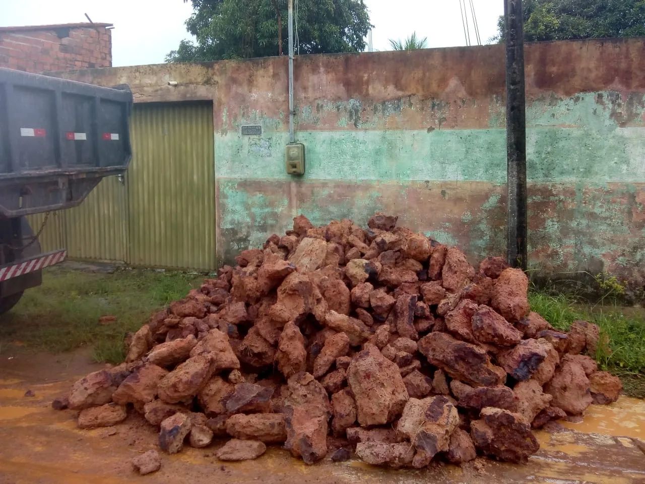 Carrada de pedra bruta 5 M 
