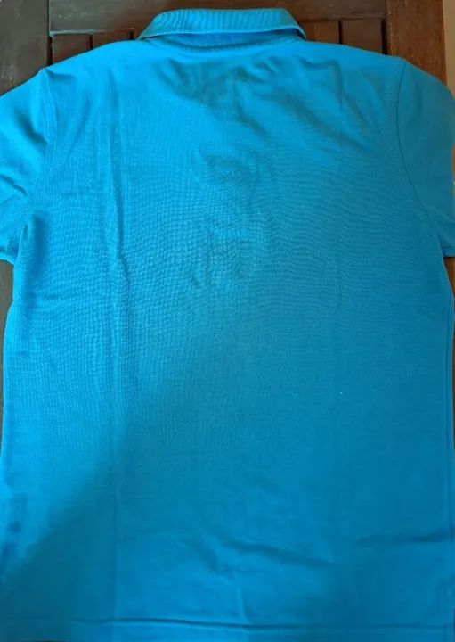 Kit 2 camisas polo Azul e Vermelho - Tam P - Foto 5