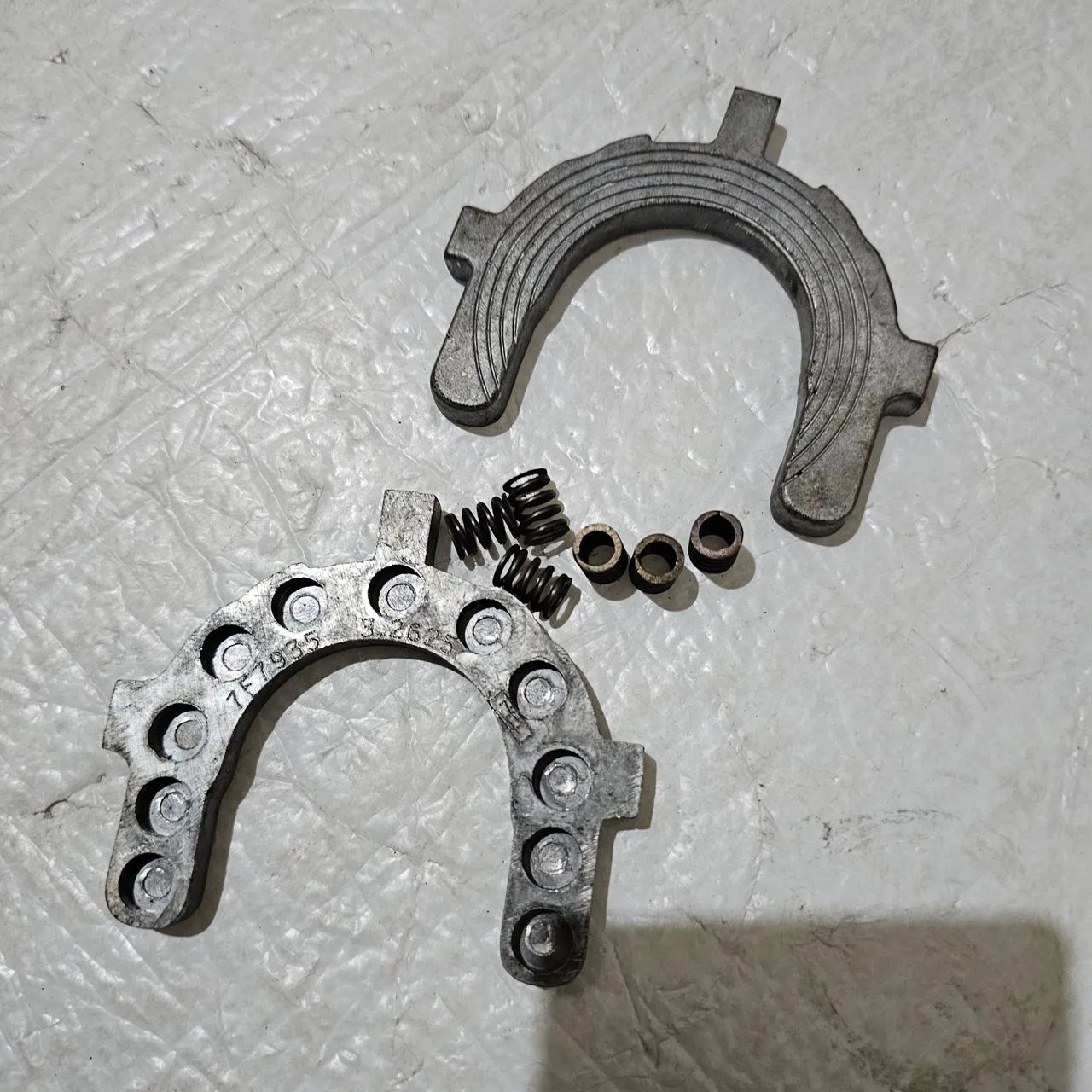 Motoniveladora caterpillar 120 140 garfo placa nova 7F7935