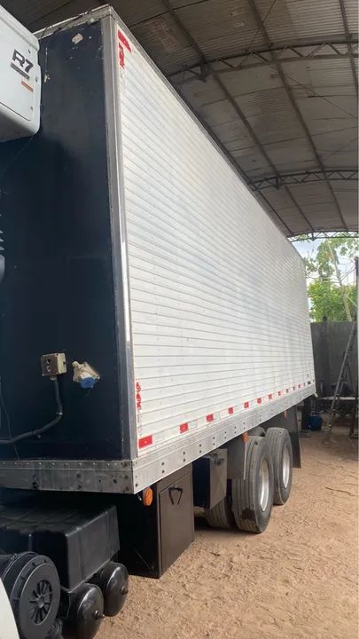 Baú frio truck (frigorífico) gancheiro (leia o anúncio)