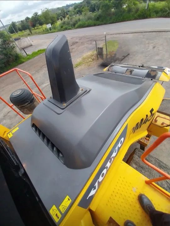 Pá Carregadeira Volvo L150H ano 2022 com 5325 horas e capacidade de 3,5 ?, em MG - Foto 6