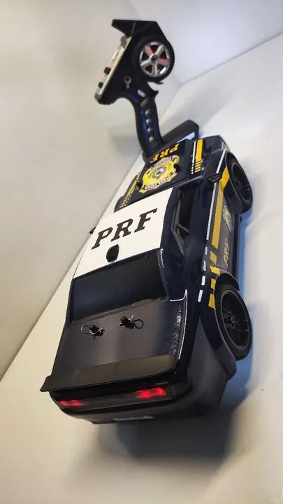 Carro 4x4 da polícia de rádio controle Bateria Recarregável  - Foto 3